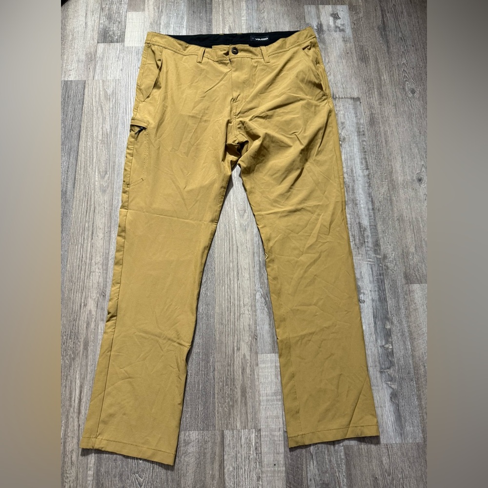 Volcom Tan Cargo Pants Straight-Leg Style